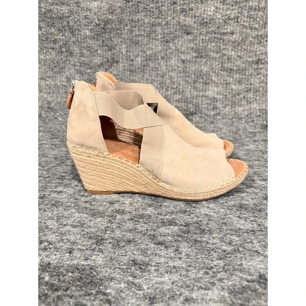Gentle Souls Kenneth Cole Colleen Cross Elastic Wedge Sandal Taupe Suede 9